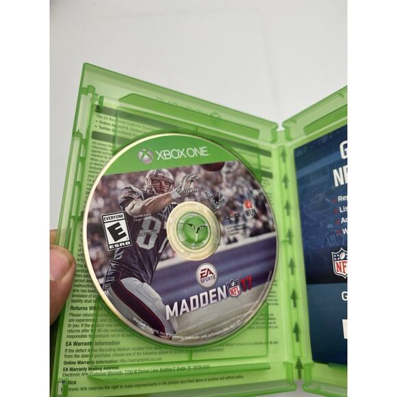 Madden NFL 17 (Microsoft Xbox One, 2016) CIB Pre-owned FREE Domestic Shipping - Picture 8 of 8